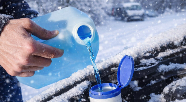 Вы залили зимний омыватель: дорогой или дешевый?